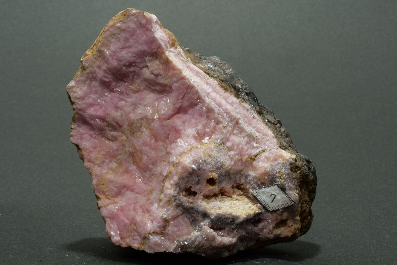 菱マンガン鉱 (Rhodochrosite)