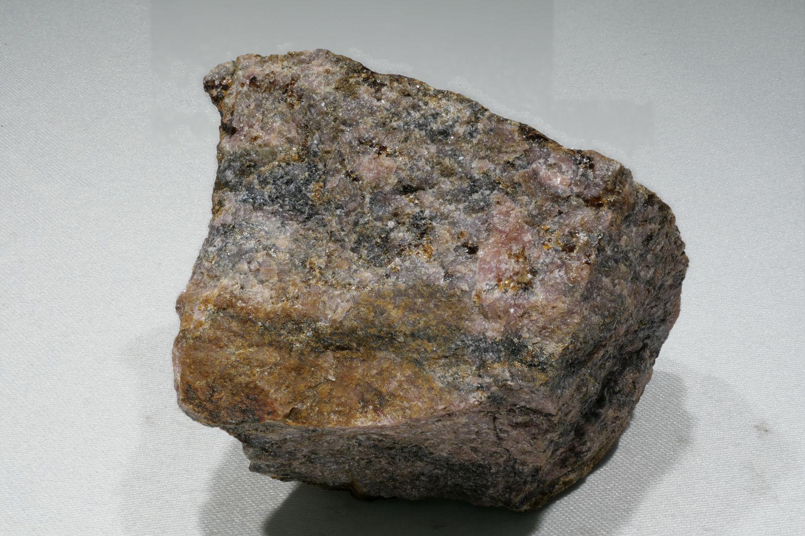 ばら輝石 (Rhodonite)
